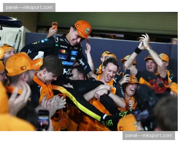 诺里斯启用1号车手号码，卫冕冠军专属标识的新篇章