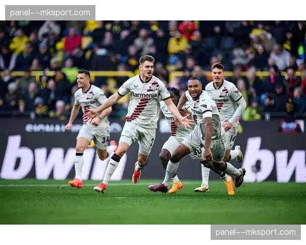 评论：随着哈维-阿隆索的勒沃库森出局，欧冠淘汰赛的“三中卫高位体系”已绝迹